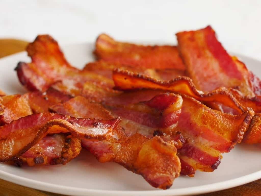 https://www.everydayfamilycooking.com/wp-content/uploads/2019/07/air-fryer-bacon1-1-1024x768.jpg