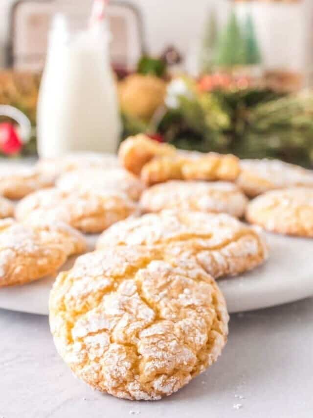 Easy to Make Vanilla Crinkle Cookies