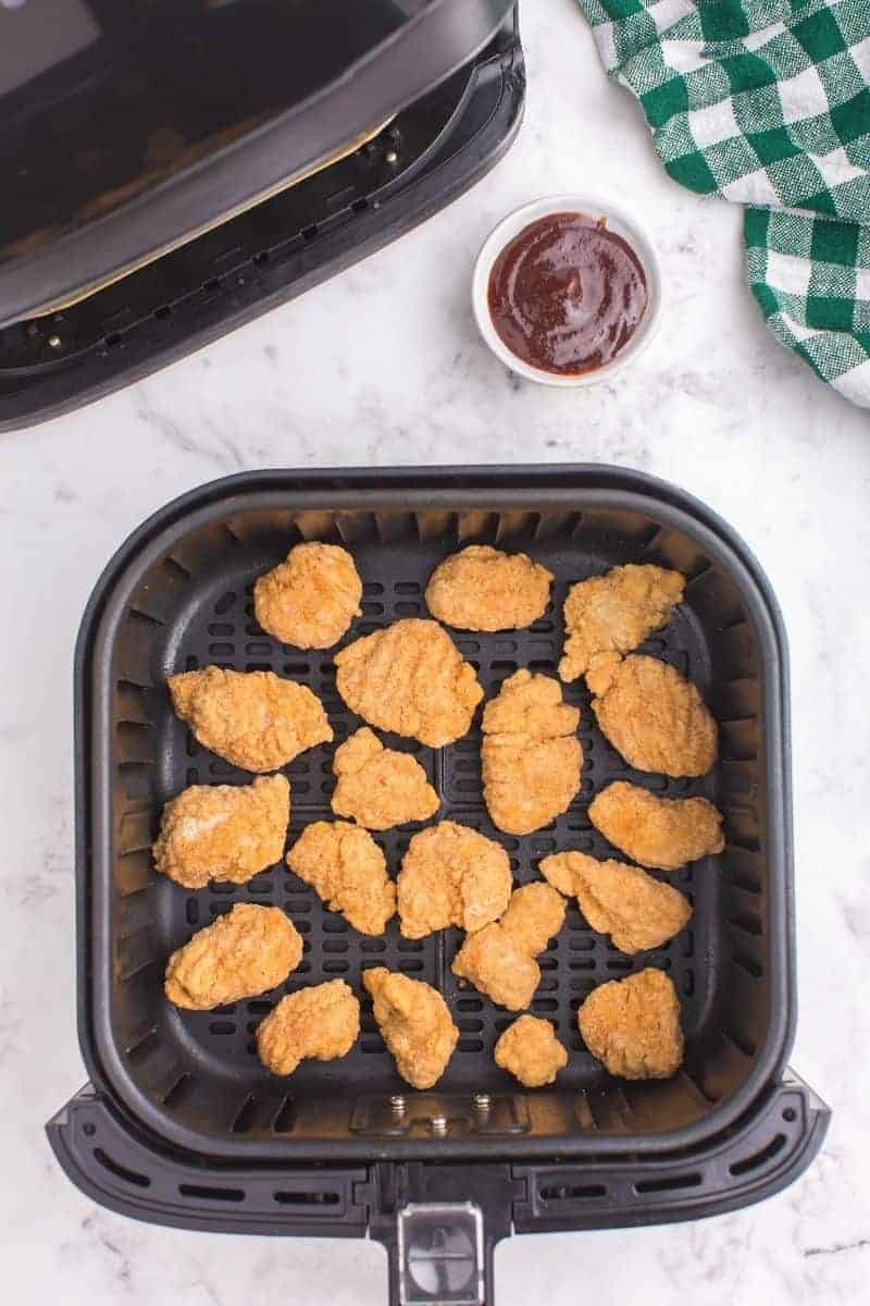 https://www.everydayfamilycooking.com/wp-content/uploads/2022/03/Popcorn-chicken-air-fryer1.jpg