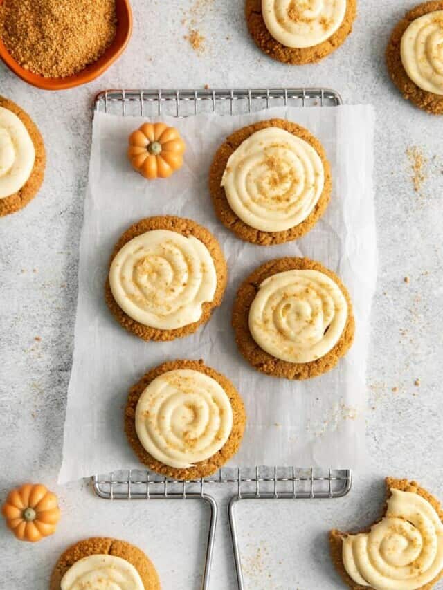 The BEST Pumpkin Cheesecake Cookies!