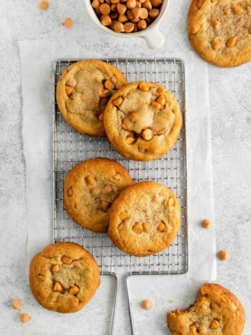 wire rack with butterscotch chip cookies