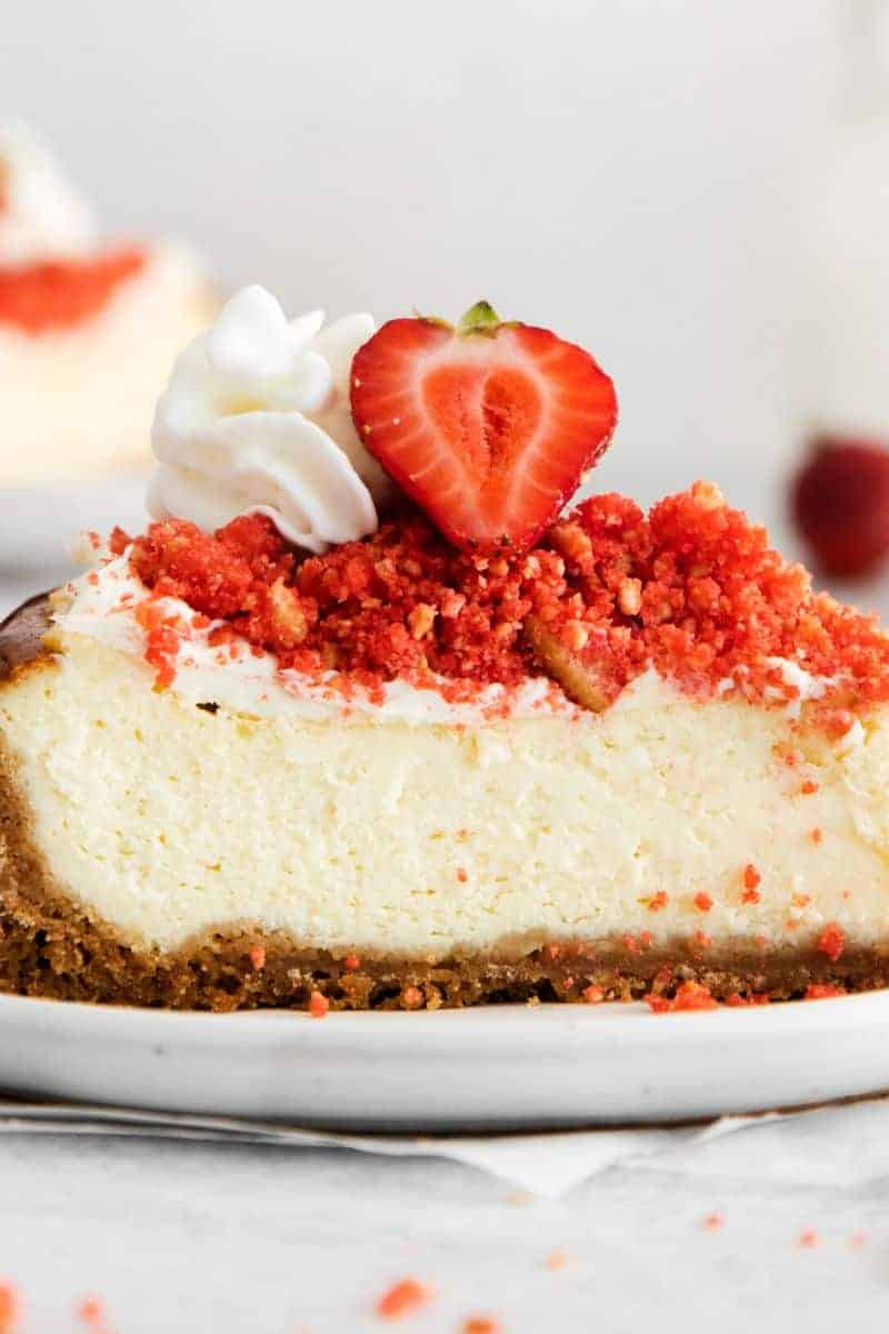 Strawberry Crunch Cheesecake | Everyday Family Cooking