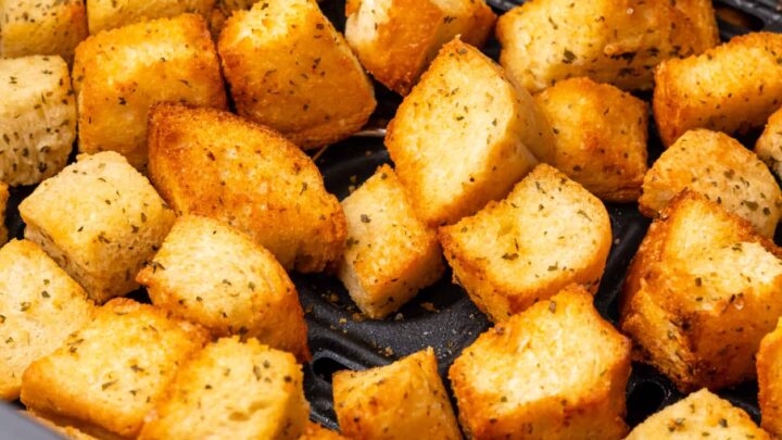 https://www.everydayfamilycooking.com/wp-content/uploads/2022/11/air-fryer-croutons-8-scaled-720x405.jpg