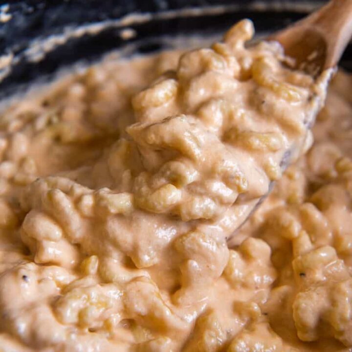 https://www.everydayfamilycooking.com/wp-content/uploads/2023/05/3-ingredient-mac-and-cheese-slow-cooker-8-720x720.jpg