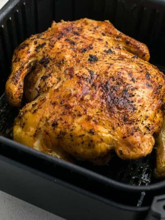 https://www.everydayfamilycooking.com/wp-content/uploads/2023/06/Reheat-rotisserie-chicken-in-air-fryer1-540x720.jpg