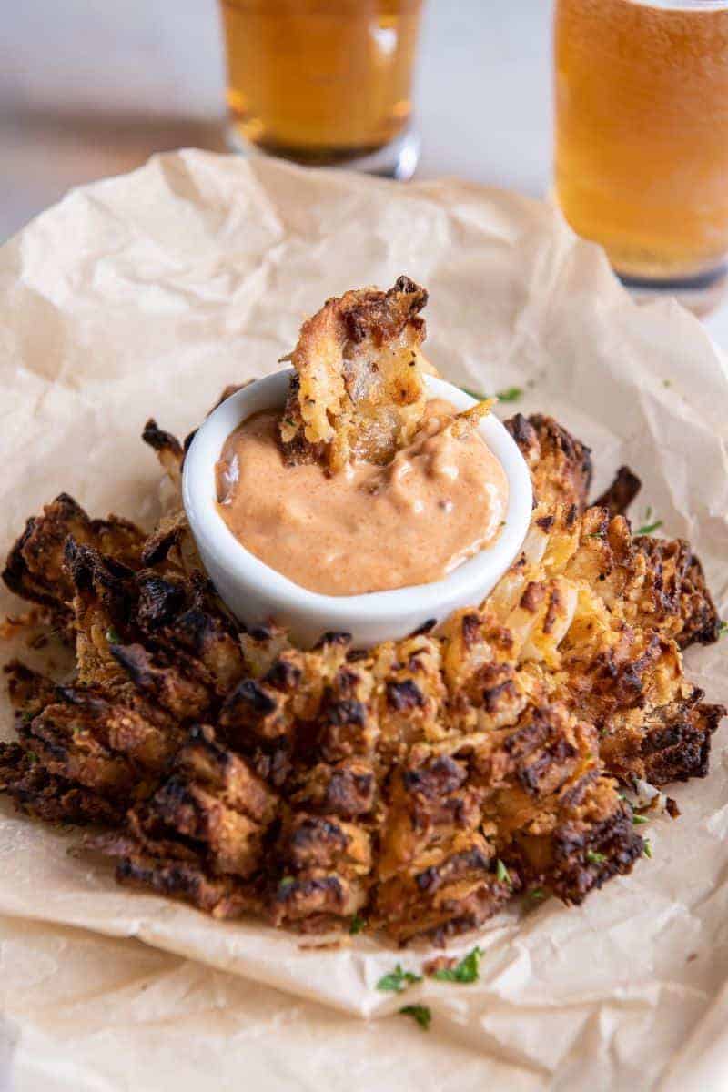 https://www.everydayfamilycooking.com/wp-content/uploads/2023/07/Air-Fryer-Blooming-Onion-18.jpg