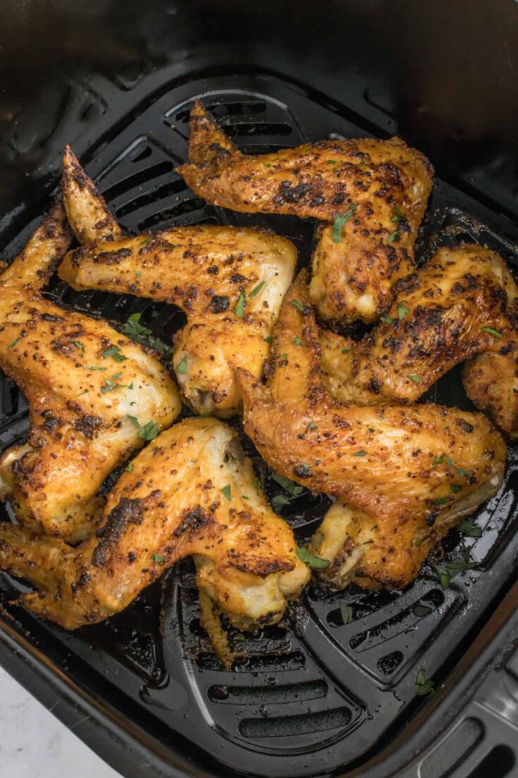 https://www.everydayfamilycooking.com/wp-content/uploads/2023/08/Air-Fryer-Whole-Chicken-Wings-12-735x1103.jpg