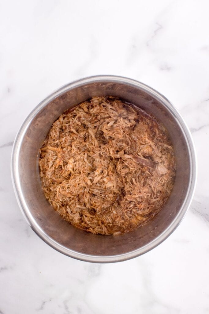 pulled pork in the instant pot pressure cooker