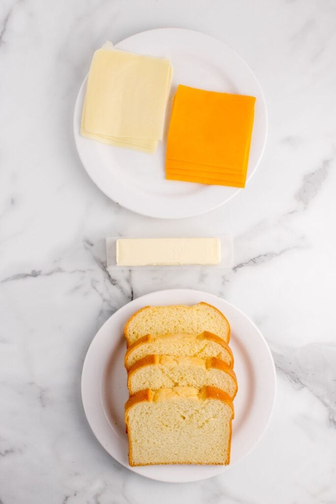 Ingredients needed to make grilled cheese in the air fryer.